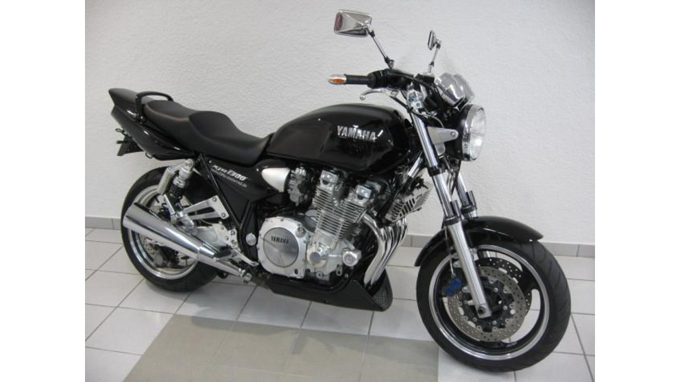 Picture Yamaha XJR 1300