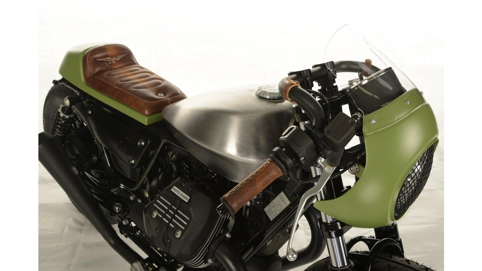 Moto Guzzi V9 Bobber - Immagine 24