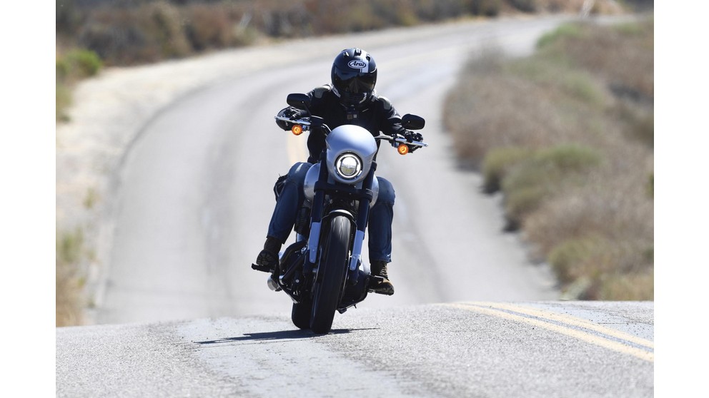 Harley-Davidson Low Rider S FXLRS - Obrázek 9