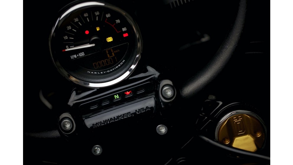 Harley-Davidson Sportster XL 1200 R Roadster - Imagem 13