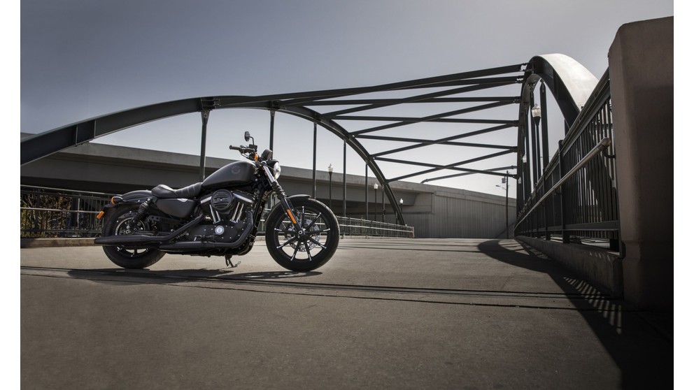 Harley-Davidson Sportster XL 883 N Iron - Imagem 8