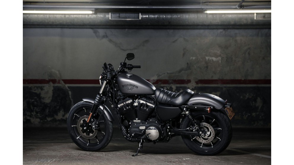 Harley-Davidson Sportster XL 883 N Iron - Imagem 22
