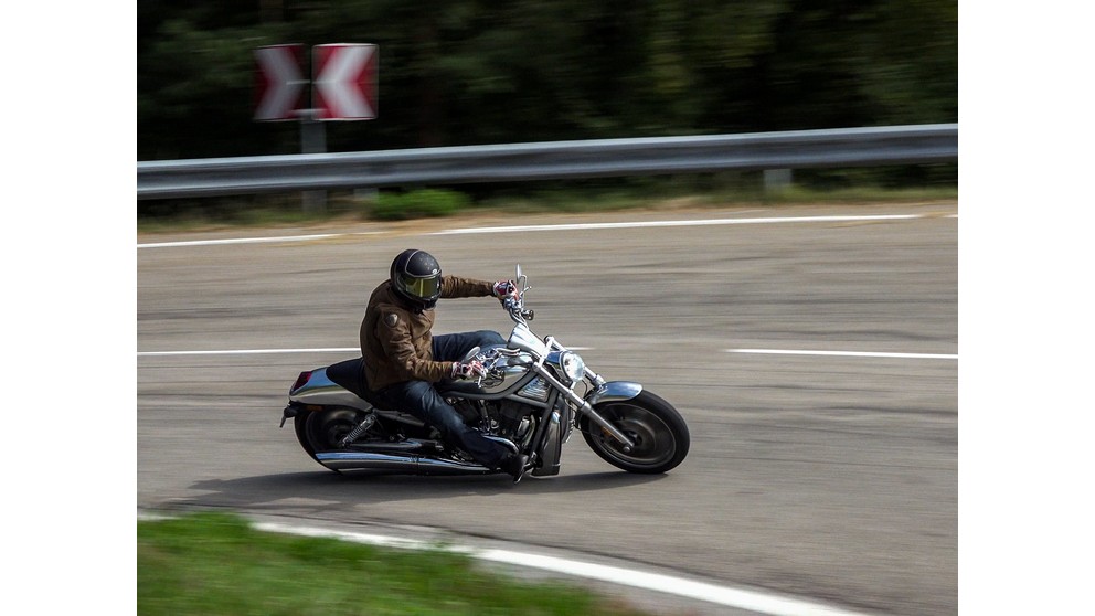 Harley-Davidson V-Rod VRSCA - Immagine 8