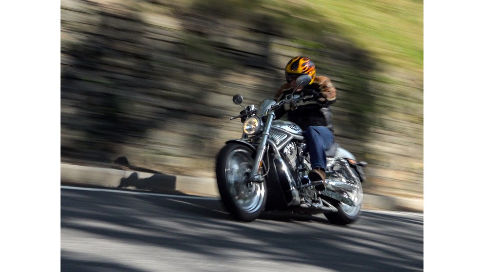 Harley-Davidson V-Rod VRSCA - Image 20