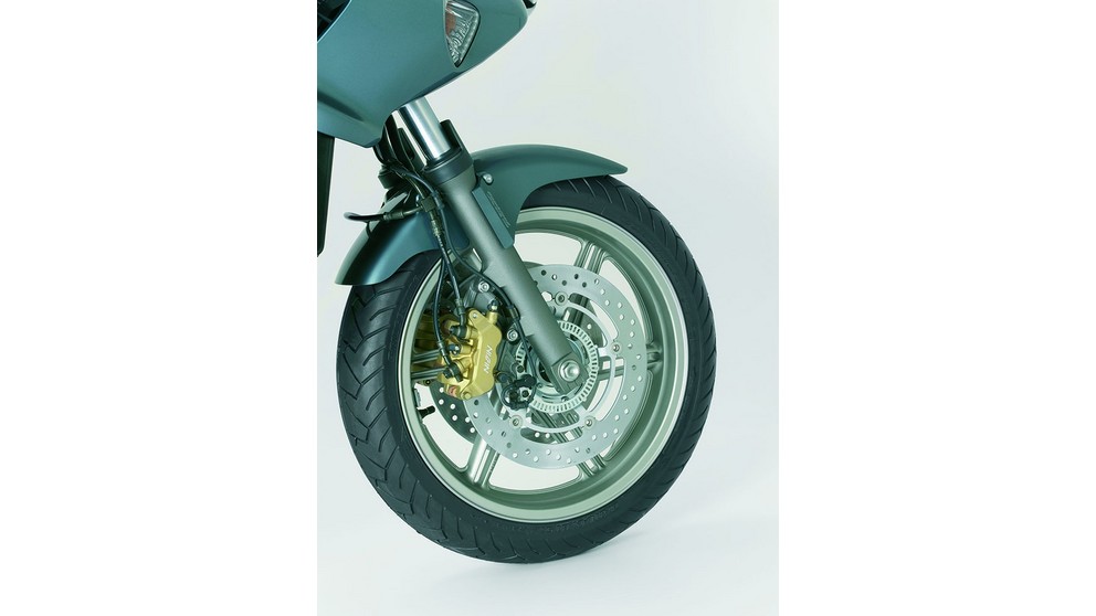 Picture Honda CBF 1000