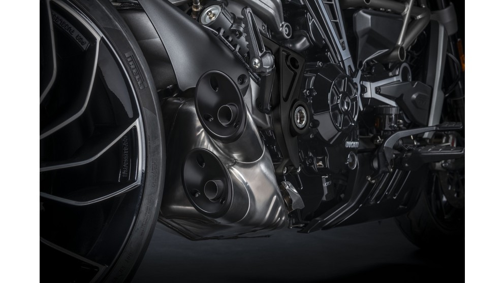 Ducati XDiavel - Kép 24
