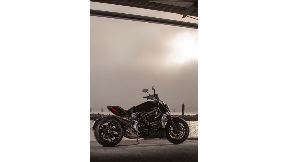 Ducati Scrambler 1100 Dark PRO - Obrázok 11