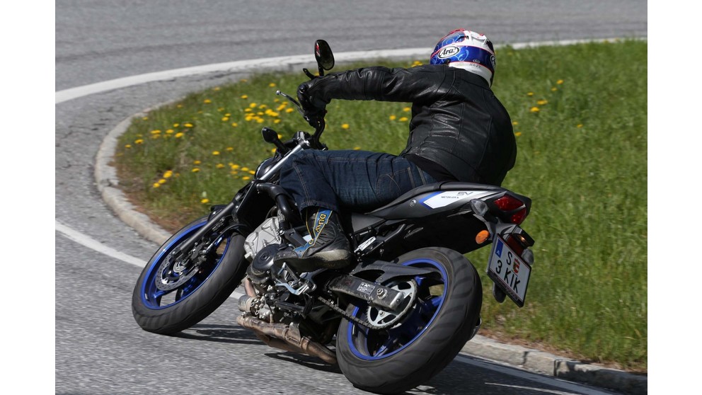 Ducati Monster 797 - Resim 21