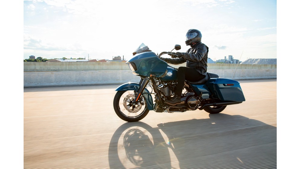 Harley-Davidson CVO Road Glide FLTRSE - Obraz 12