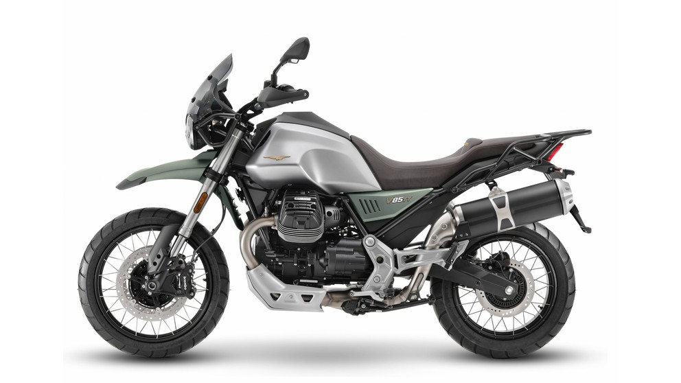 Moto Guzzi V9 Bobber Centenario - Immagine 12