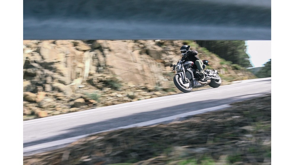 Ducati XDiavel Black Star - Kép 19