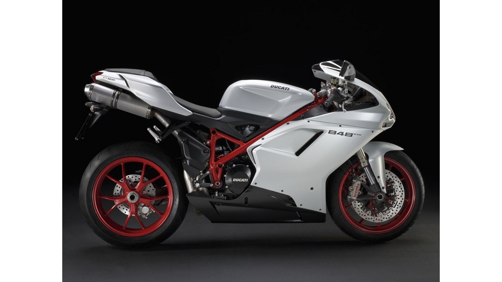 Ducati 848 EVO - Resim 22