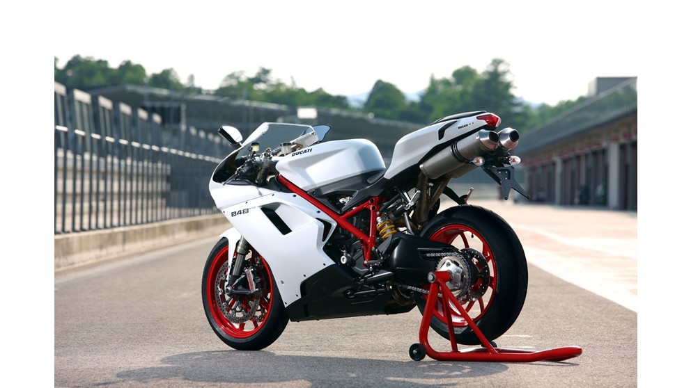 Ducati 848 EVO - Resim 20