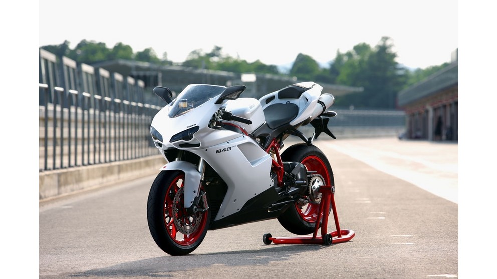 Ducati 848 - Image 9