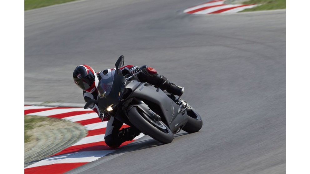Ducati 848 - Image 15