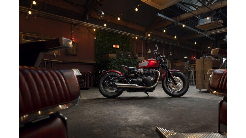 Triumph Street Twin Gold Line Limited Edition - Image 24