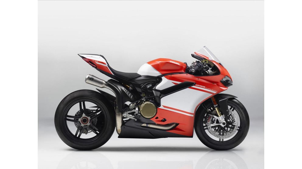 Ducati 1299 Superleggera - Image 18