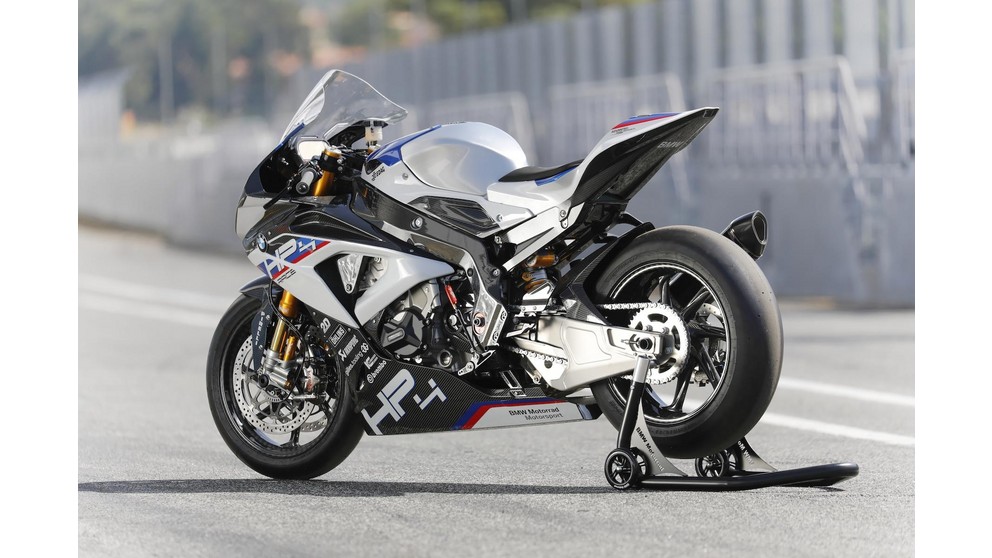 Ducati Panigale V4 Superleggera - Image 10