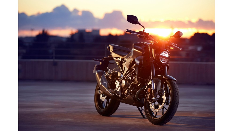 Picture Honda CB300R