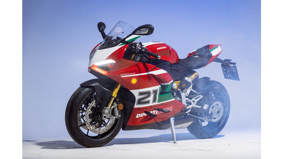 Ducati Panigale V2 Bayliss 1st Championship 20th Anniversary - Resim 24