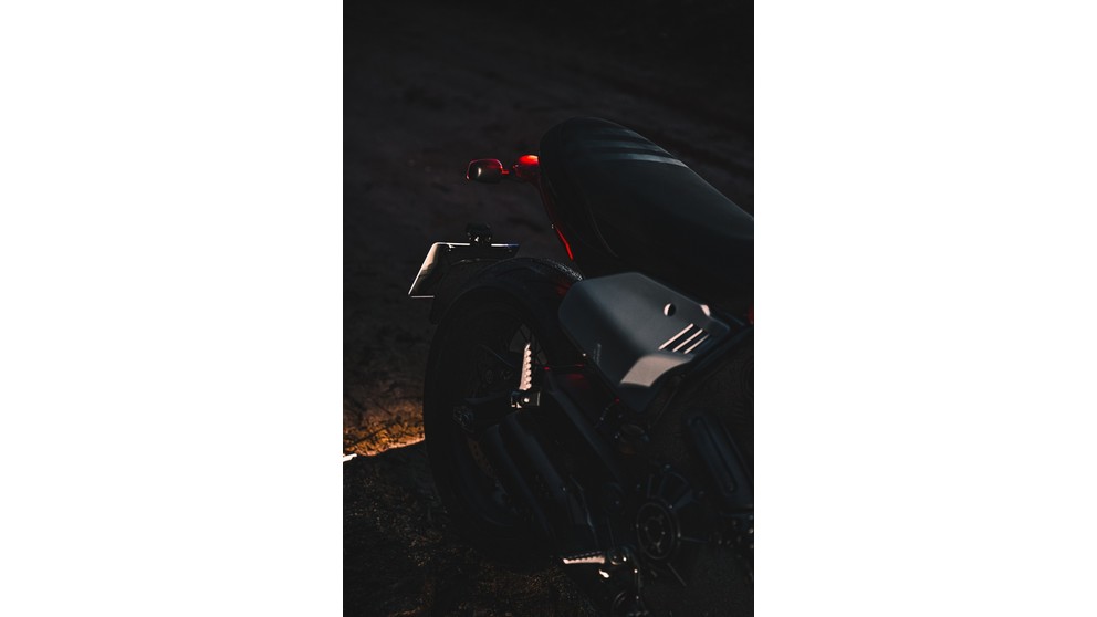 Ducati Scrambler Urban Motard - Immagine 23