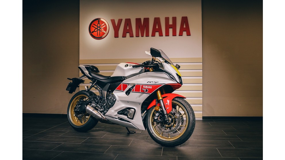 Yamaha R7 World GP 60th Anniversary - Imagem 18