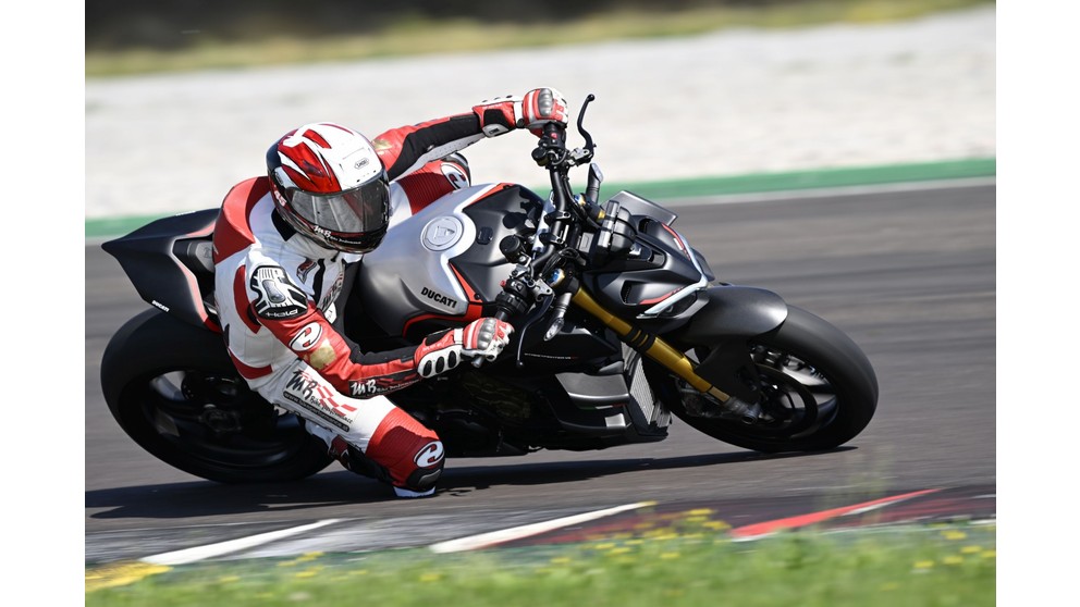 Ducati Streetfighter V4 SP - Imagem 23
