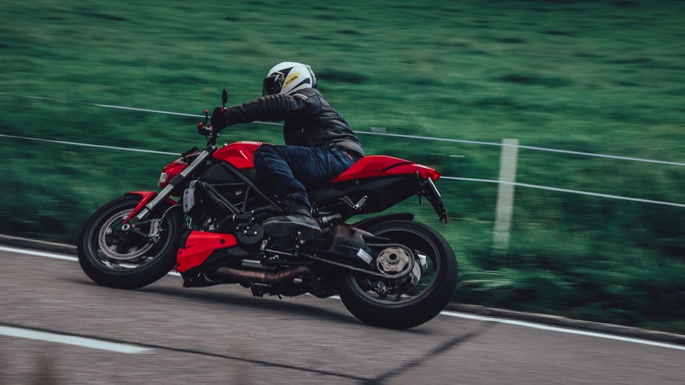 Ducati Streetfighter - Kép 7