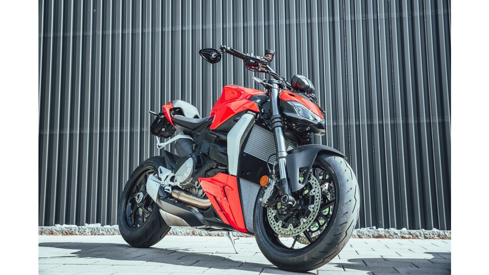 Ducati Streetfighter - Resim 18