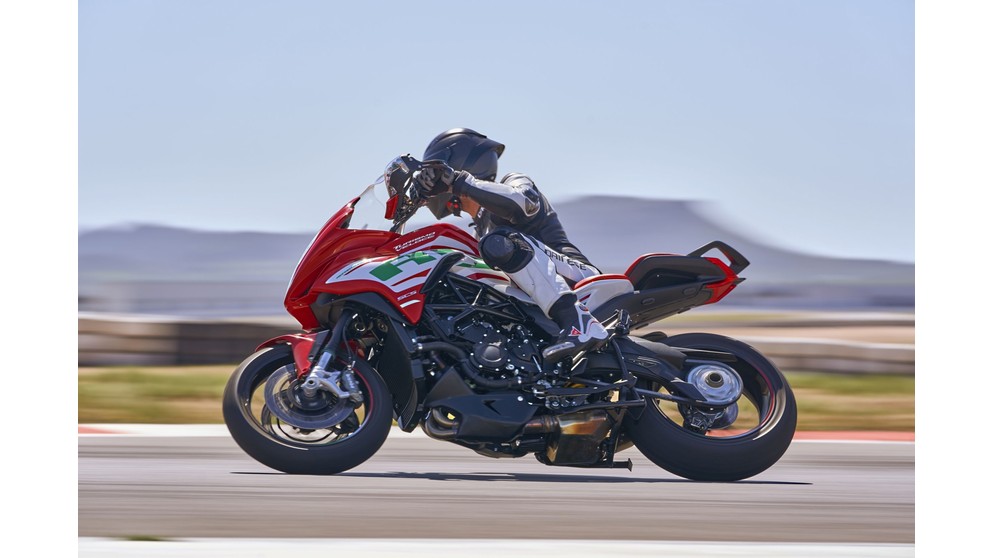 MV Agusta Dragster 800 RC SCS - Image 13