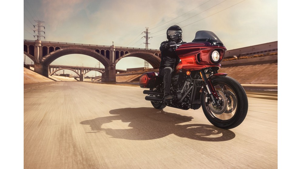 Harley-Davidson Softail Low Rider ST - Bild 10