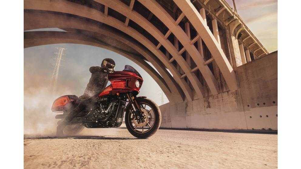 Harley-Davidson Softail Low Rider ST - Resim 12