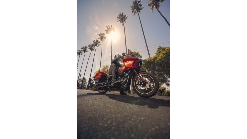 Harley-Davidson Softail Low Rider ST - Bild 14