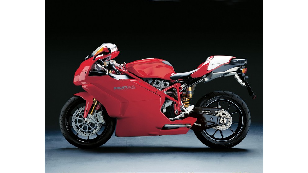 Ducati 999 - Image 19