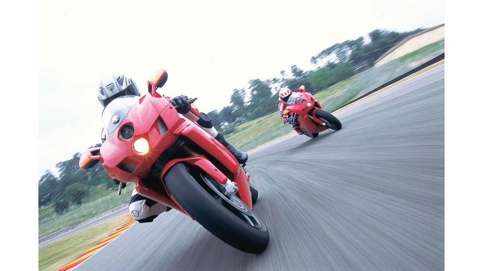 Ducati 999 - Слика 18
