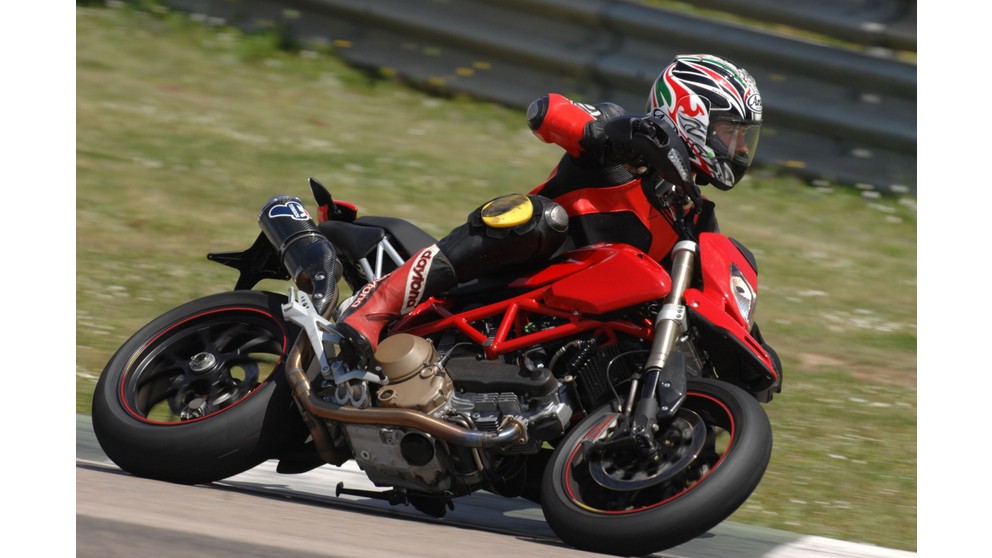 Ducati Hypermotard 1100 S - Obraz 7