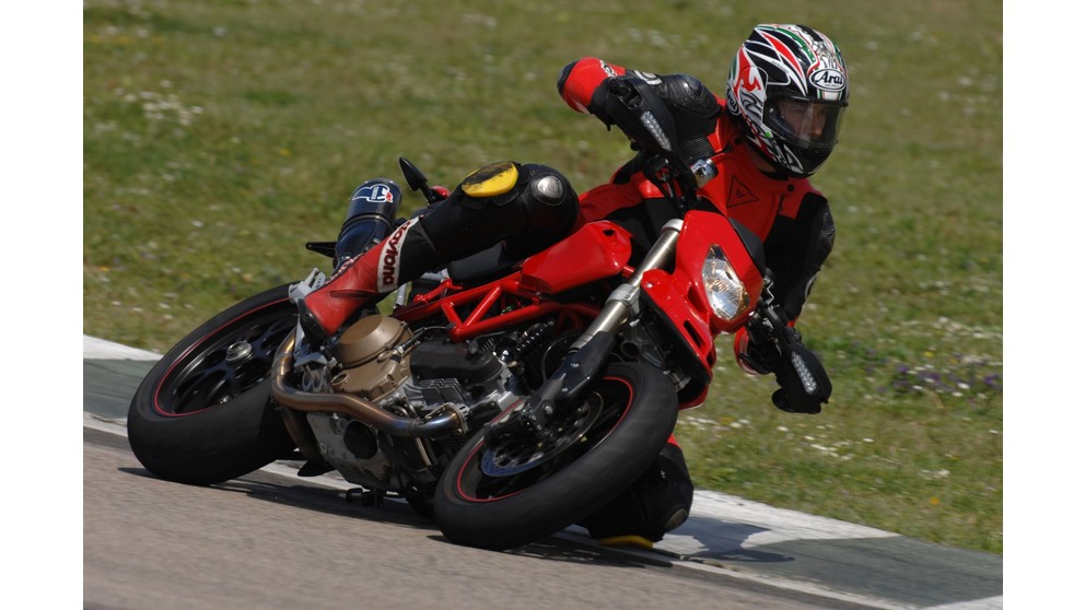 Ducati Hypermotard 1100 S - Resim 8