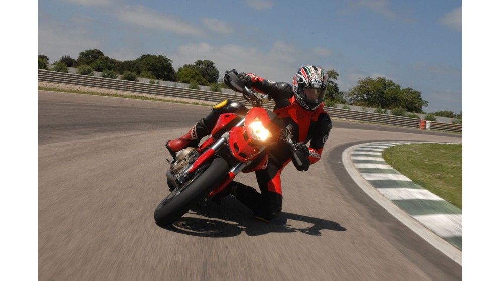 Ducati Hypermotard 1100 - Bild 18
