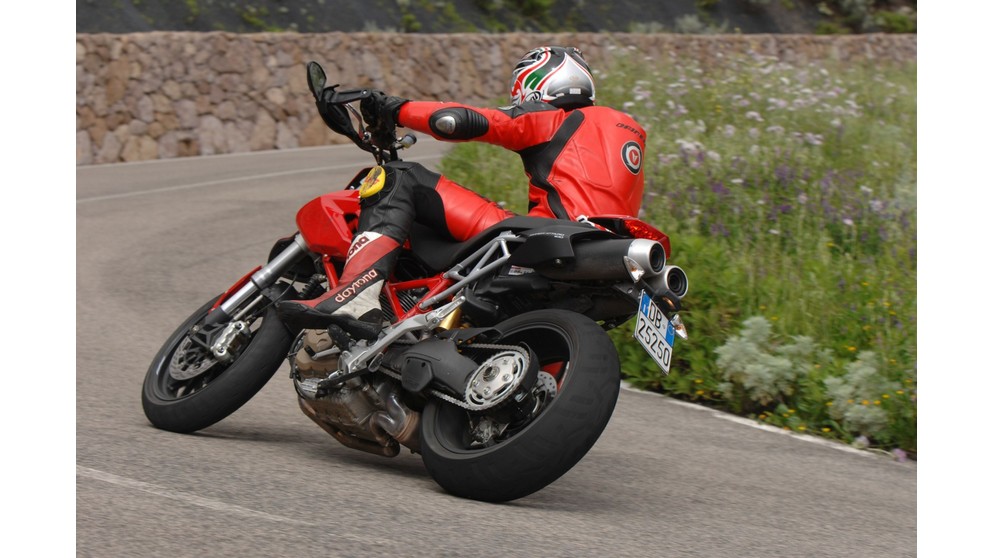 Ducati Hypermotard 1100 - Слика 20