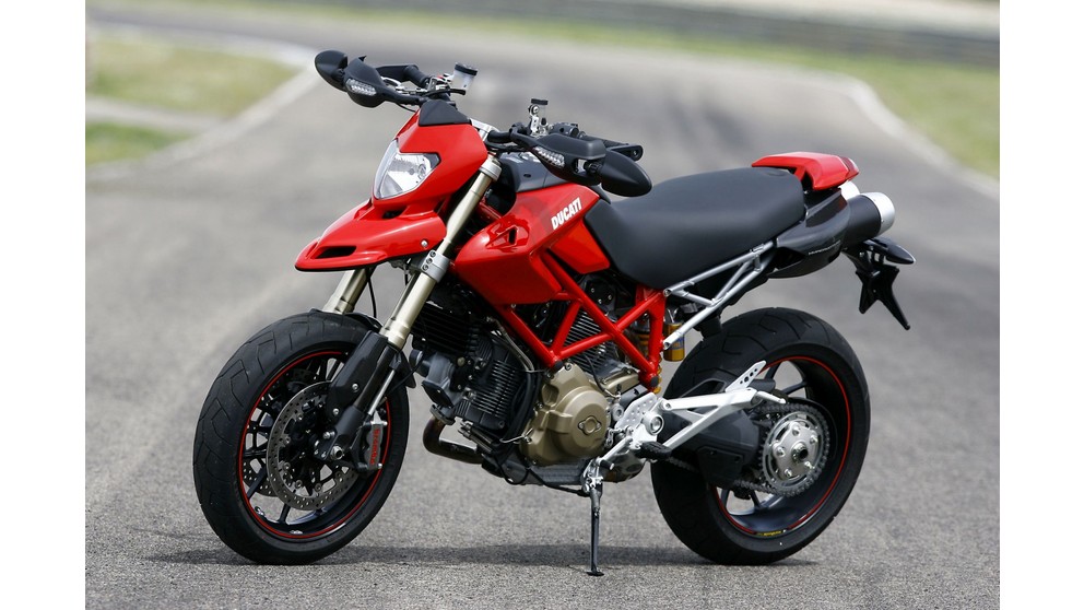 Ducati Hypermotard 1100 S - Obrázek 17