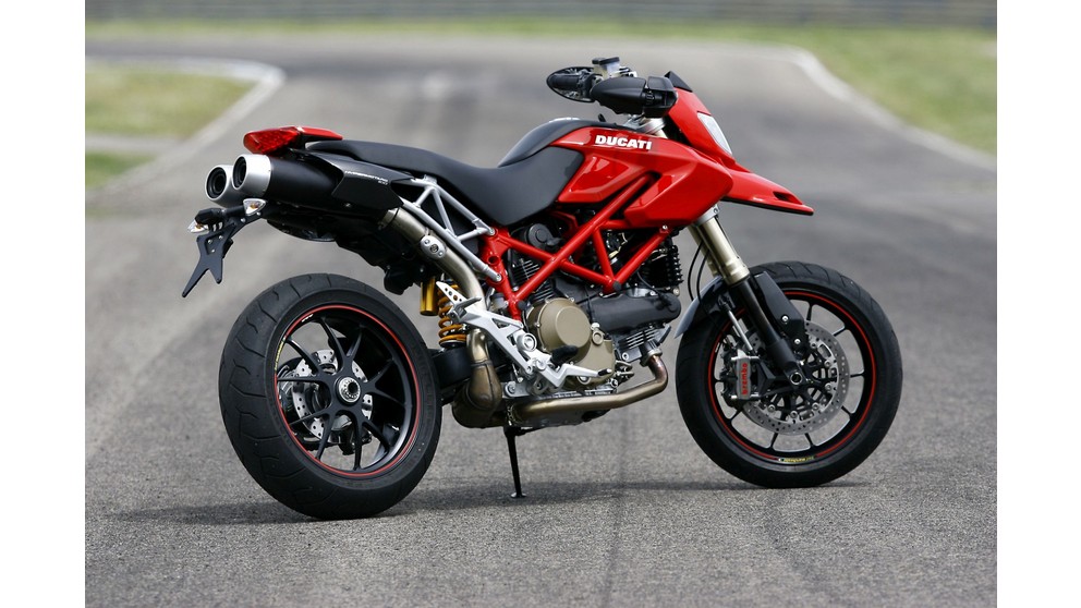 Ducati Hypermotard 1100 S - Obraz 19