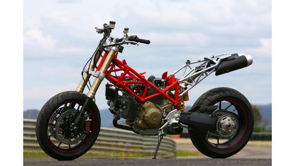 Ducati Hypermotard 1100 S - Obrázok 23
