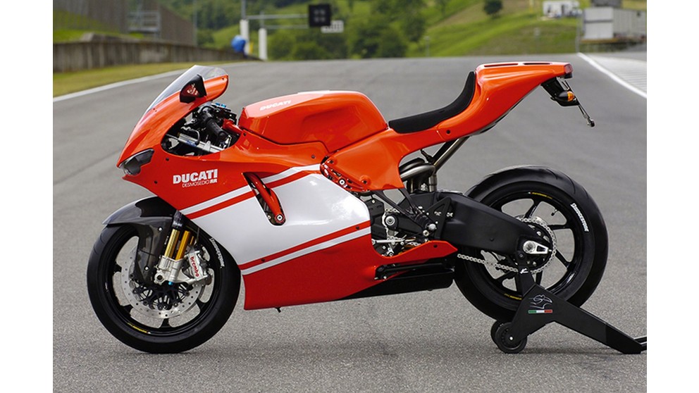 Ducati Desmosedici RR - Imagen 22
