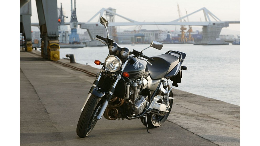 Honda CB 1300 - Image 21