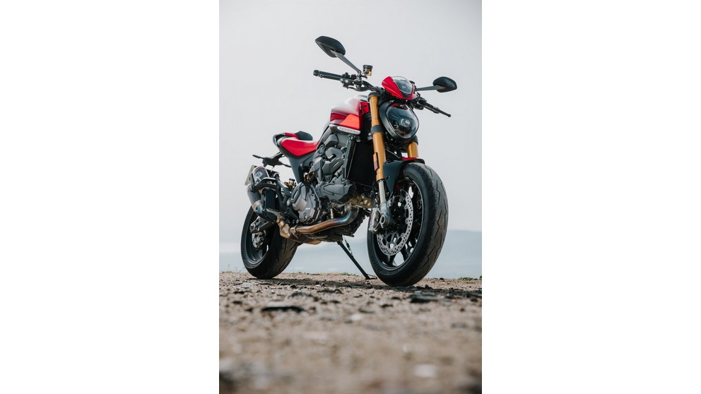 Ducati Streetfighter V2 - Image 19
