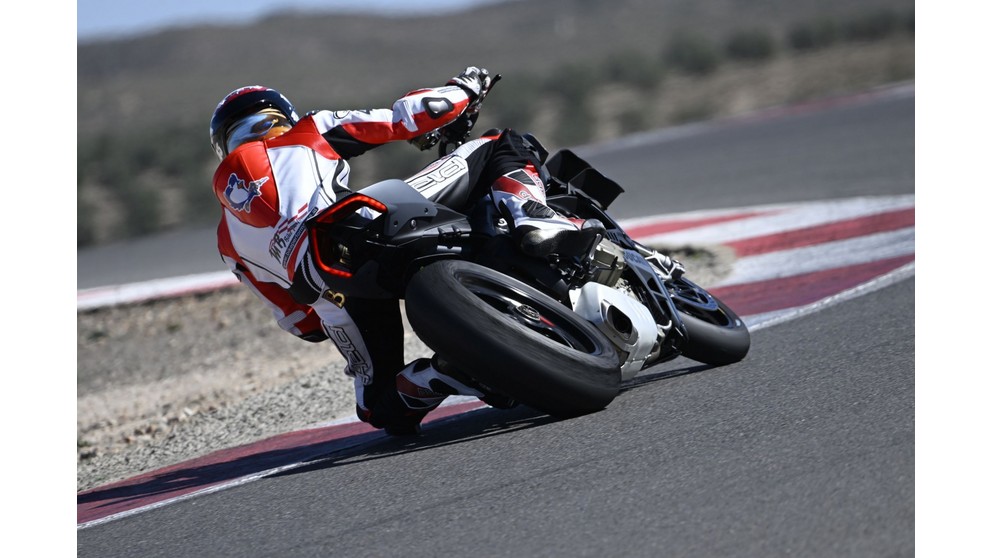 Ducati Streetfighter V4 - Image 15