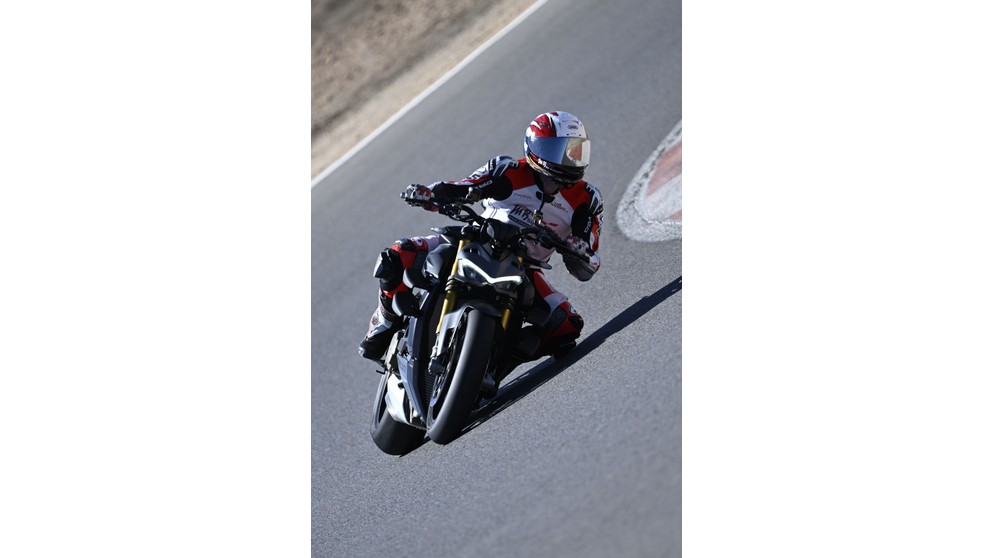 Ducati Streetfighter V4 - Resim 18