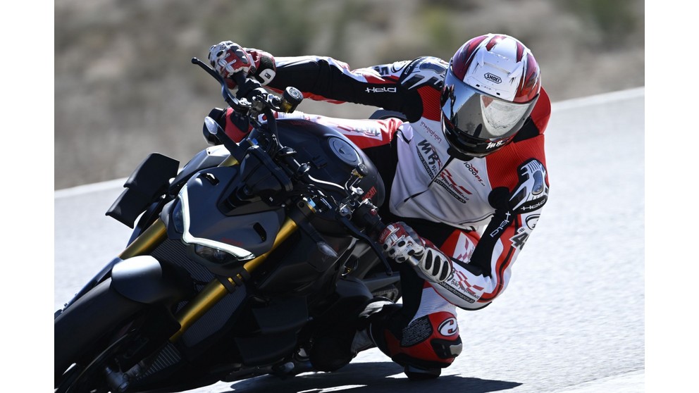 Ducati Streetfighter V4 - Слика 21