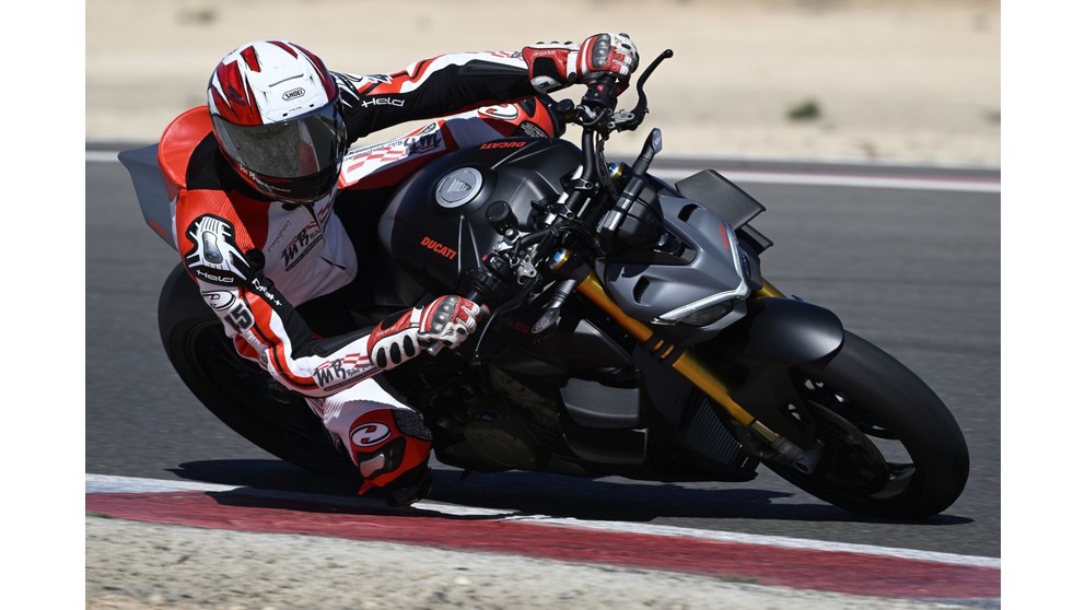 Ducati Streetfighter V4 - Слика 23
