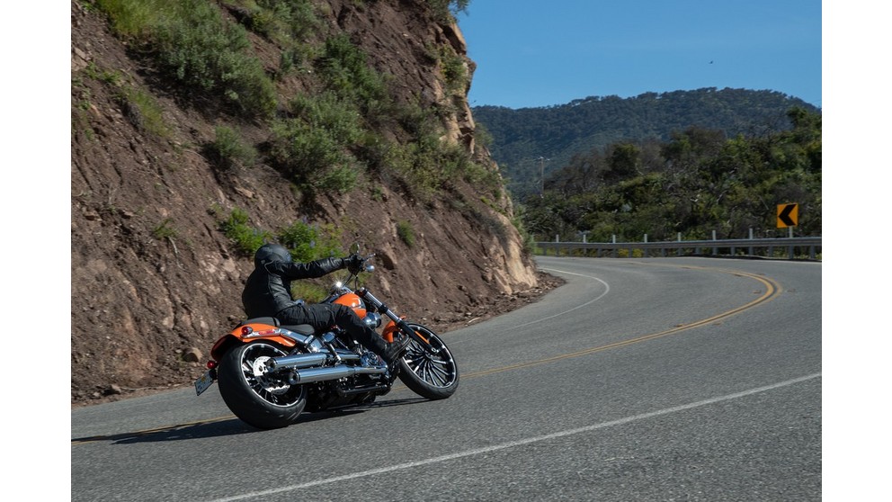 Harley-Davidson Softail Breakout 117 - Bild 12